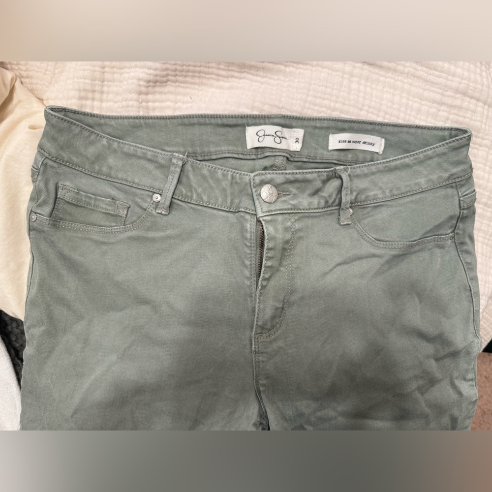 Jessica Simpson "kiss me super skinny" green jeans- size 30